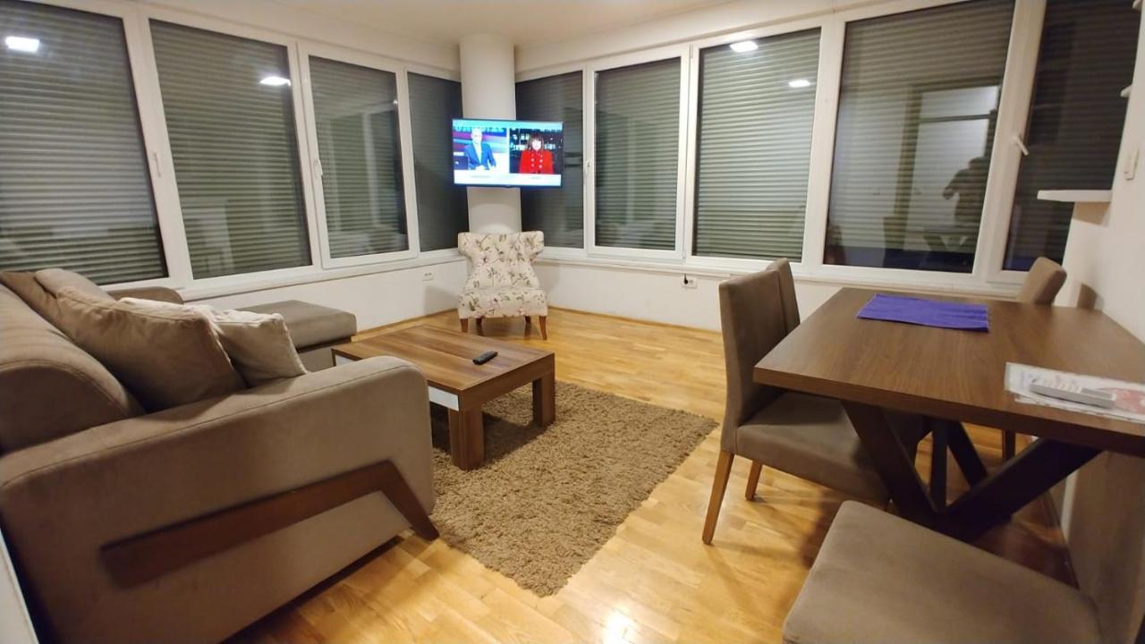 Apartments Leon ซาราเยโว ภายนอก รูปภาพ