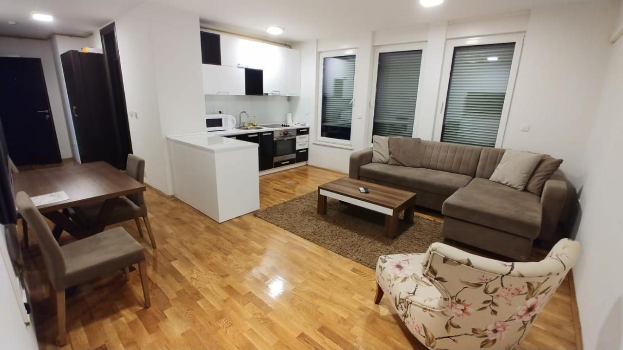 Apartments Leon ซาราเยโว ภายนอก รูปภาพ